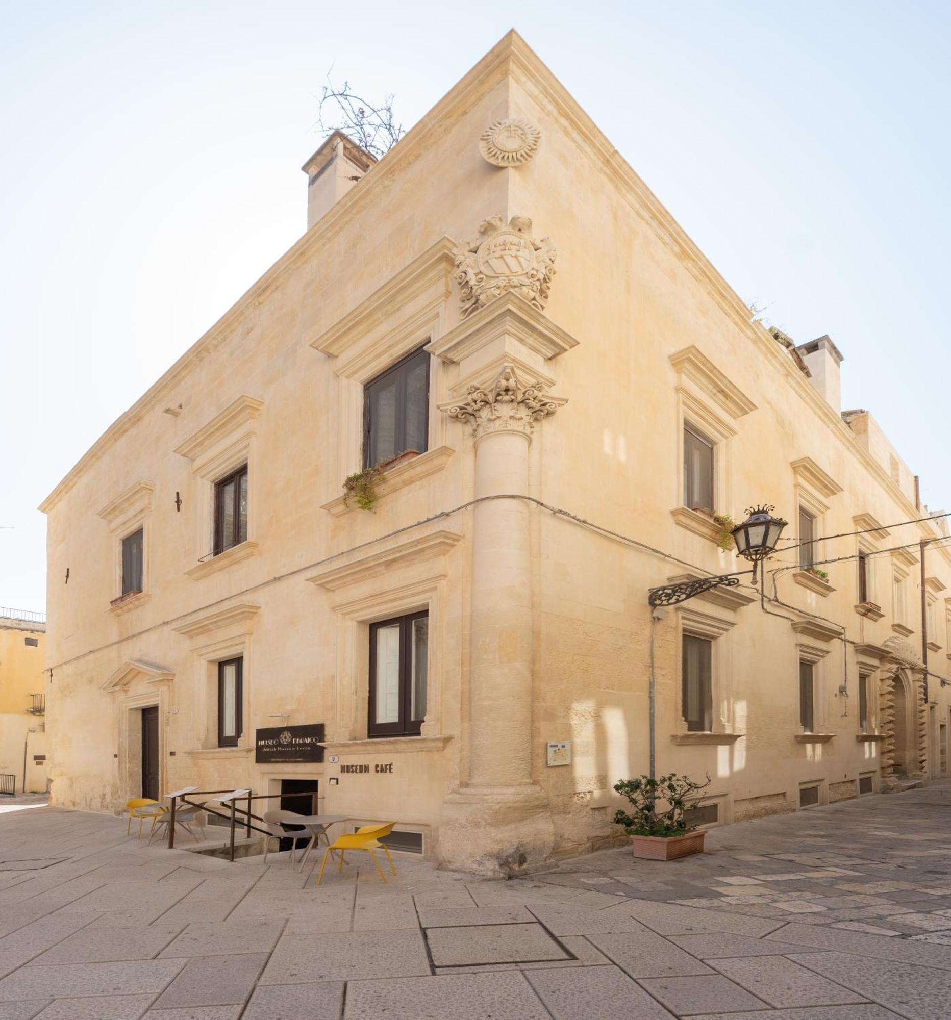 Bed and Breakfast Palazzo Persone Dimora Storica Лечче Экстерьер фото